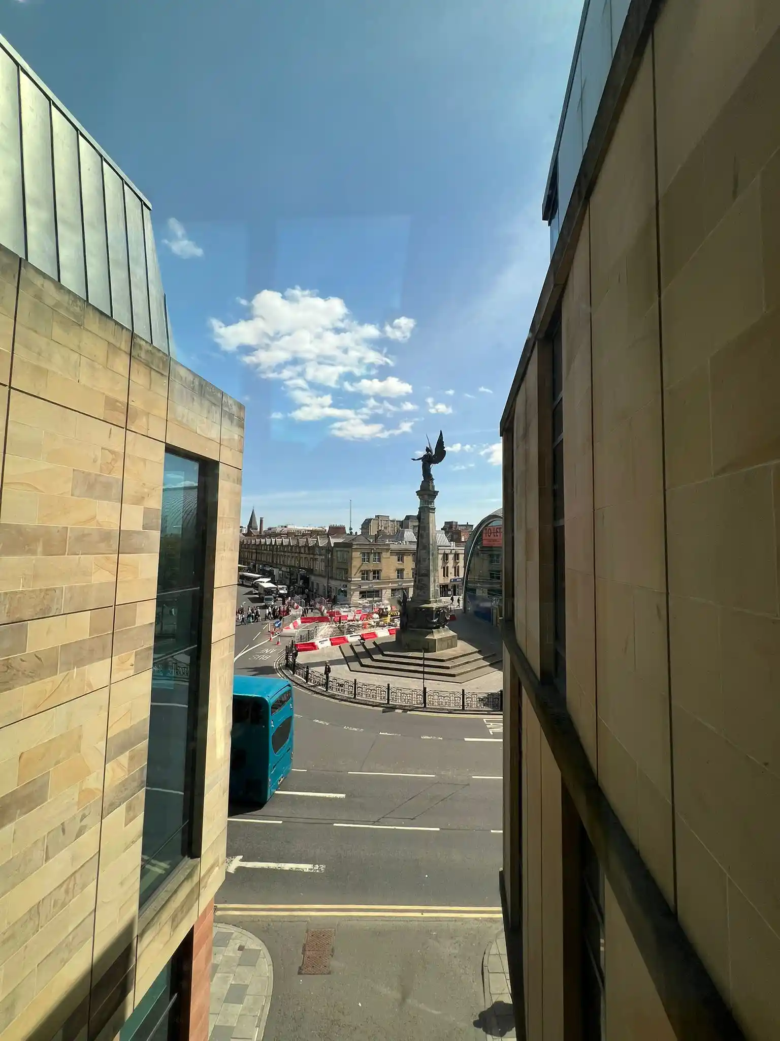NEWCASTLE YAY MƏKTƏBİ